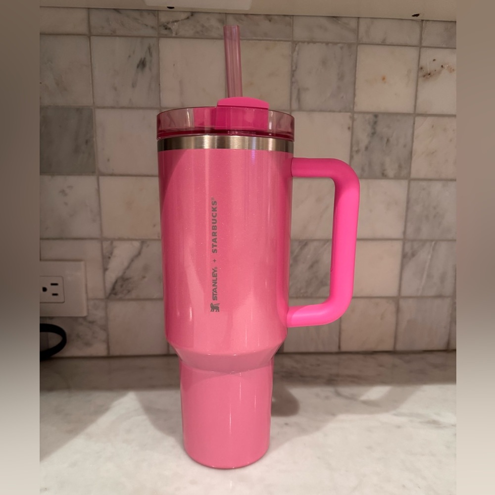 Brand New Stanley x Starbucks cup brand new water bottle cup Stanley